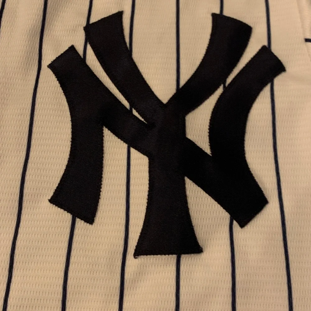 NY Yankees Majestic Matt Holliday #17 Major League Baseball shirt. Size small. - Picture 2 of 11